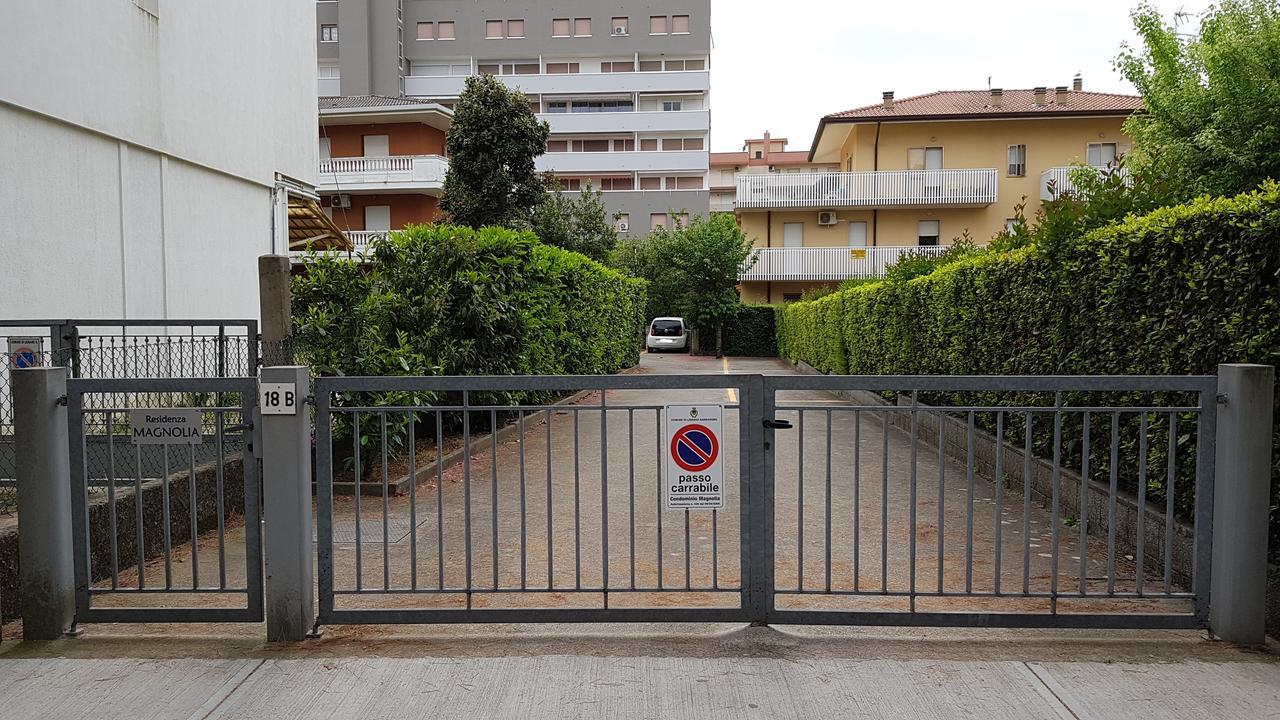 Appartamento Magnolia Lignano Sabbiadoro Exteriér fotografie