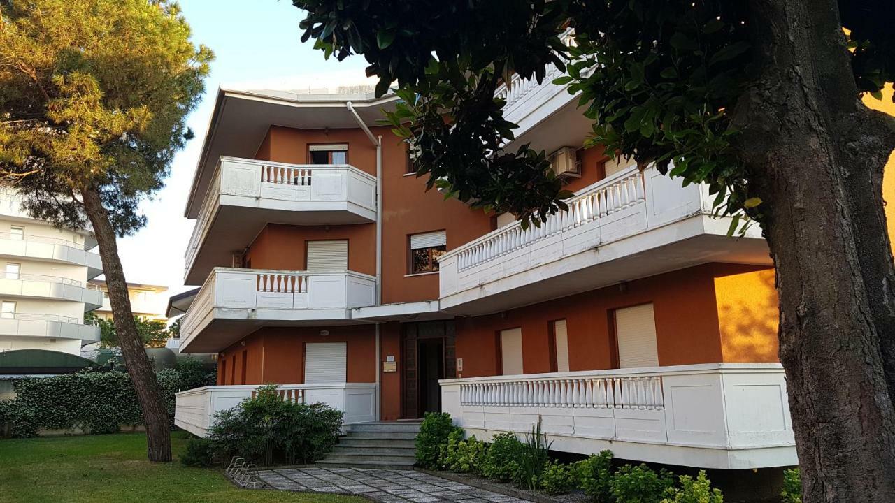 Appartamento Magnolia Lignano Sabbiadoro Exteriér fotografie